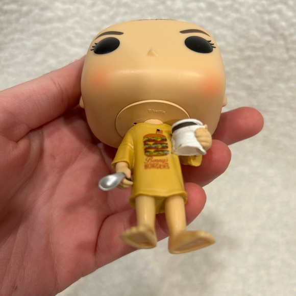 Funko POP! #718 Stranger Things Eleven in Burger Shirt with Ice Cream - Picture 8 of 9